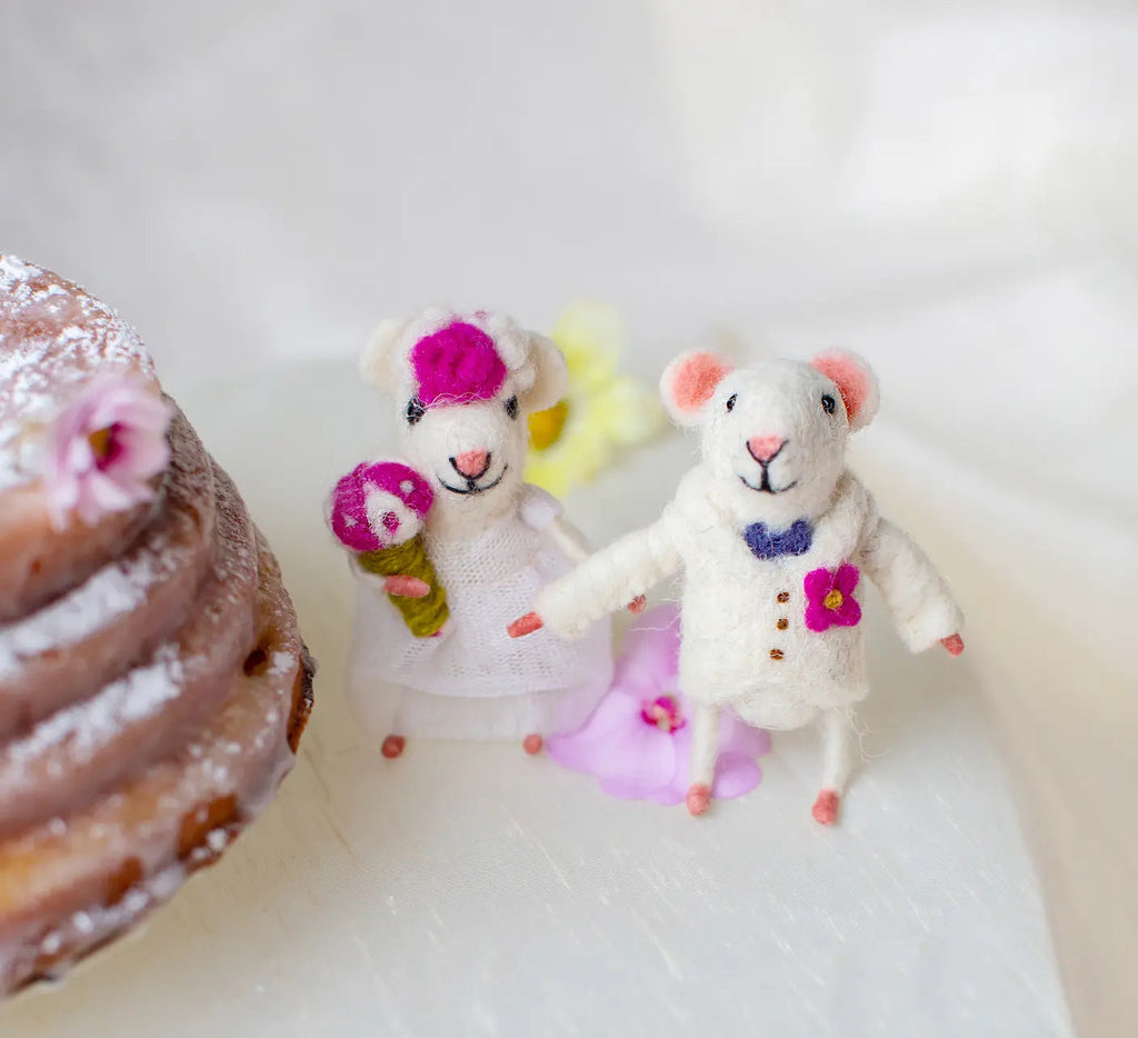Page Boy Bridesmaid Mice